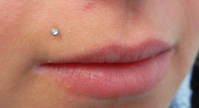 piercing - (Piercing, Lippenpiercing)