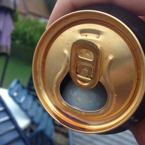 Der Plastik Ball in der Dose - (Bier, Plastik, Dose)