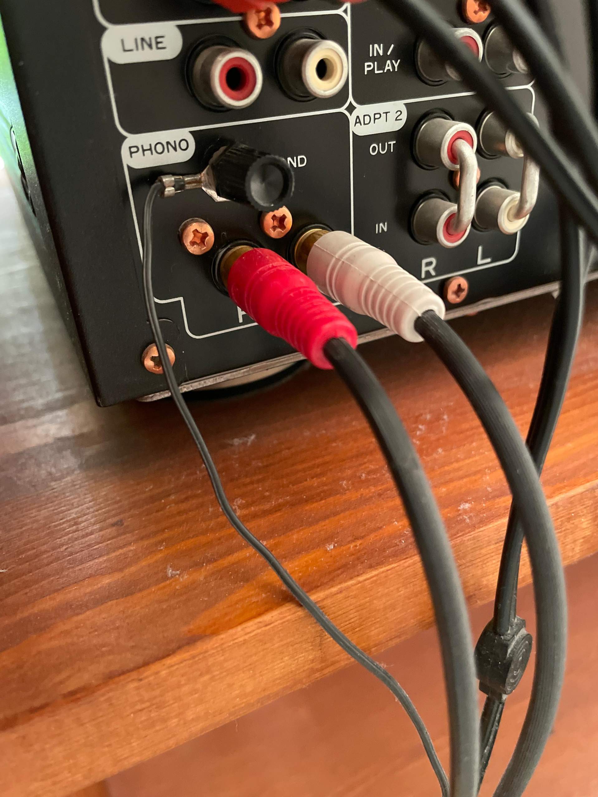 Plattenspieler gibt keinen Ton an Lautsprecher weiter? (Audio, Kabel