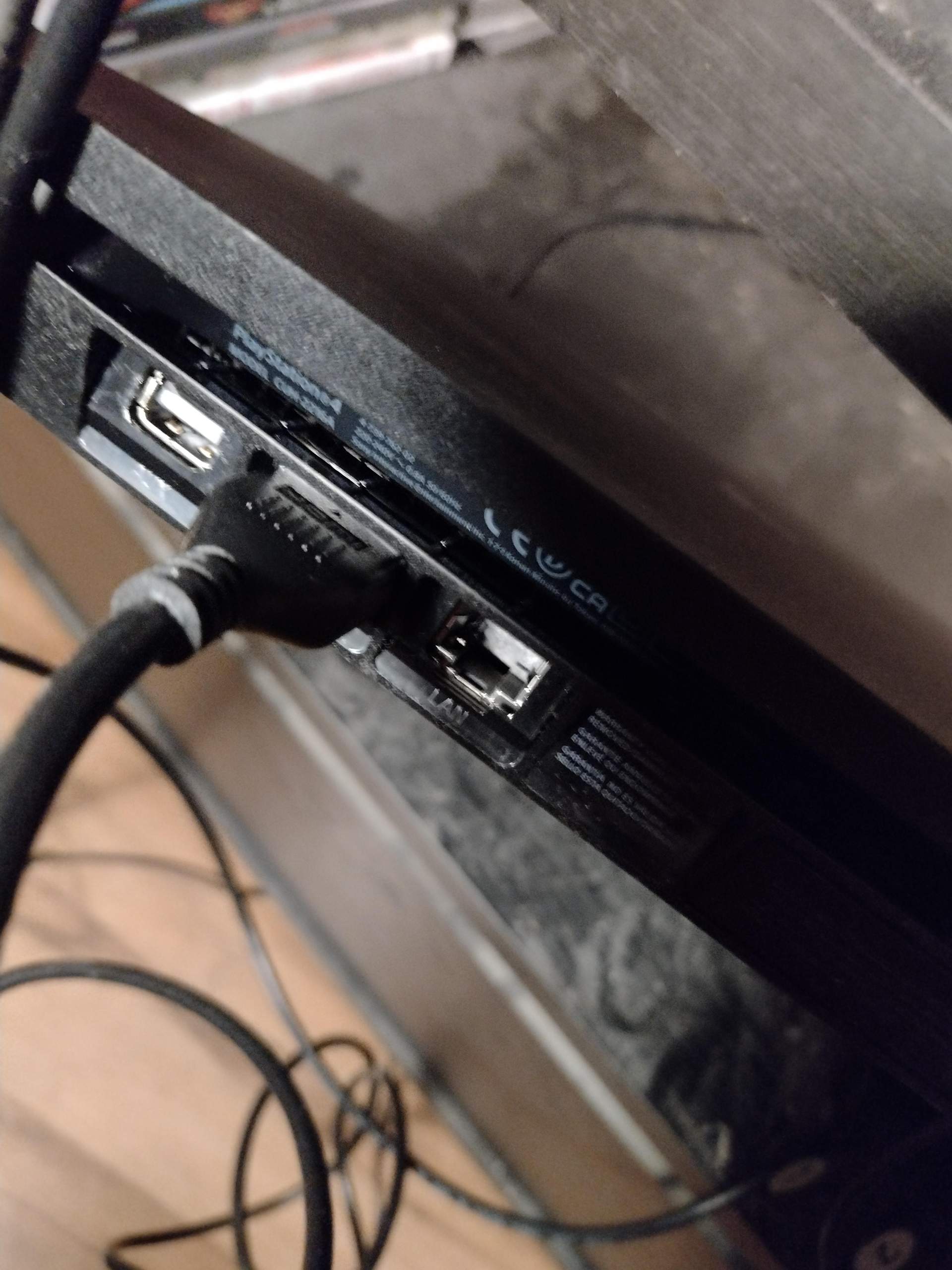 Playstation 4 Kamera hat keinen Anschluss auf der Playstation 4? (USB