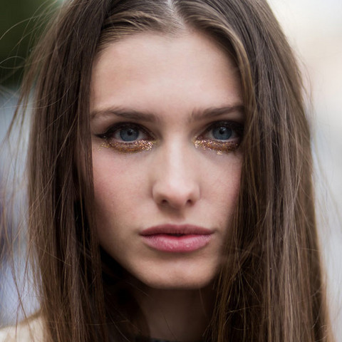 Pony Mit Wirbel Haare