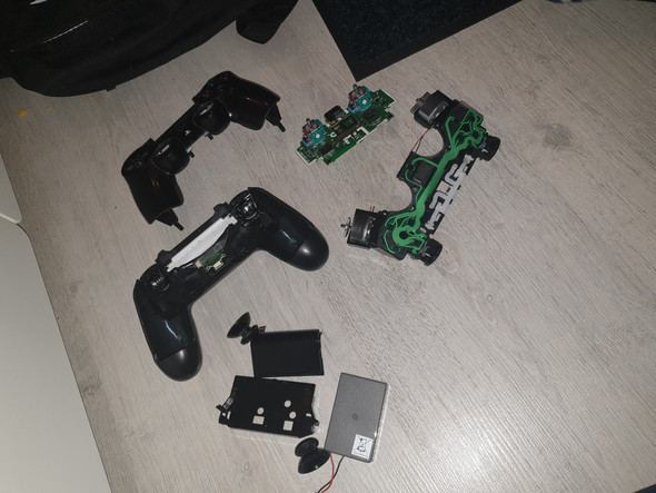 - (Computer, Technik, Technologie)