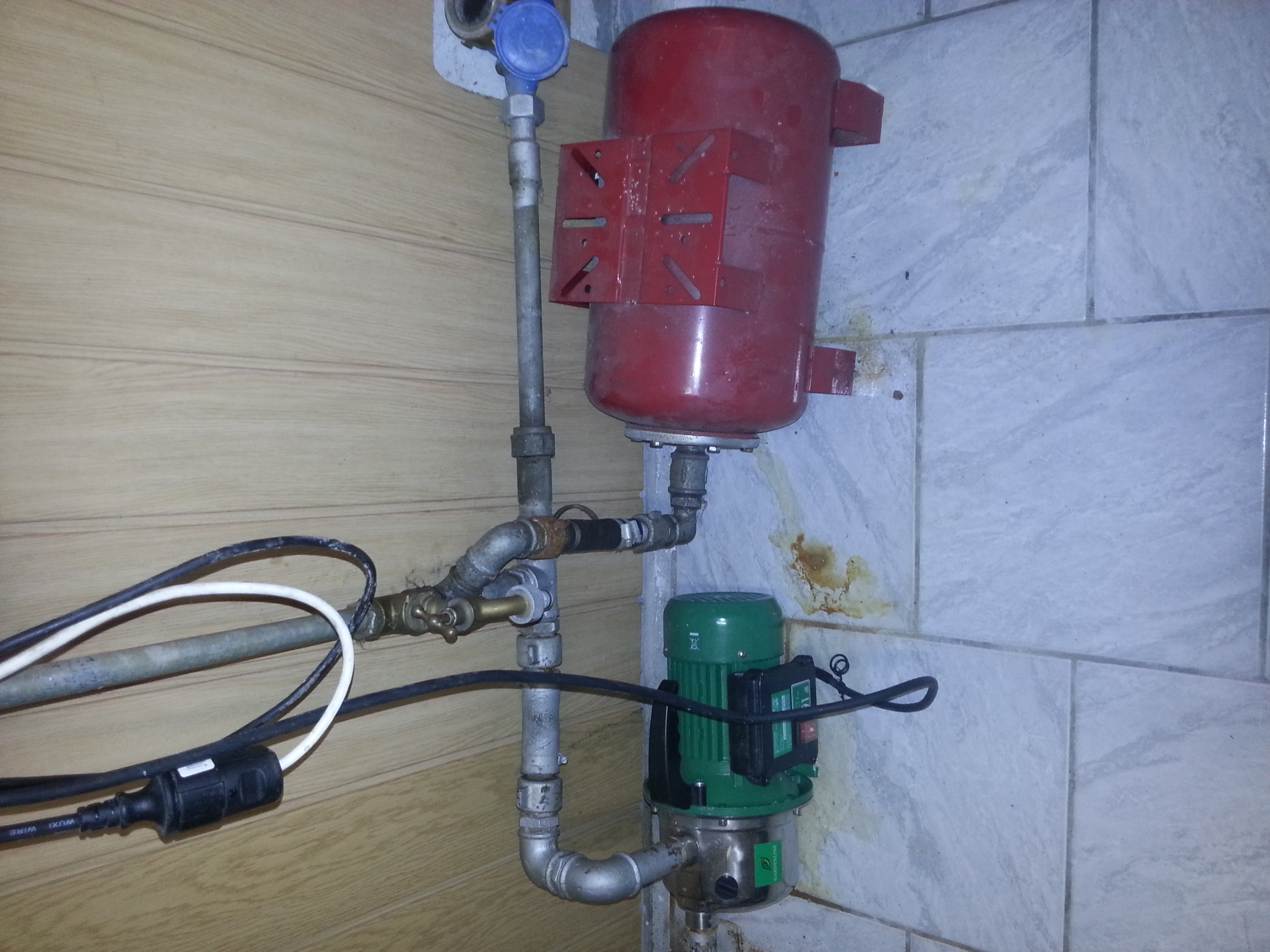 Pumpe im Keller dämmen/Wasserpumpe: Lautstärke einschränken (Reparatur