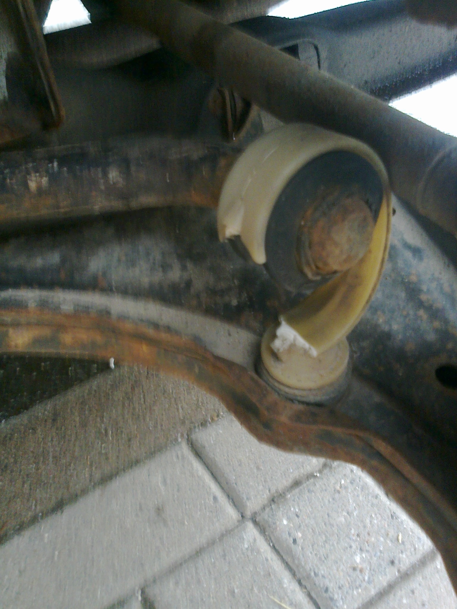 querlenker ford fiesta on Querlenker Aufhangung Gebrochen Foto Wie Heisst Das Teil Genau Auto Kfz Reparatur