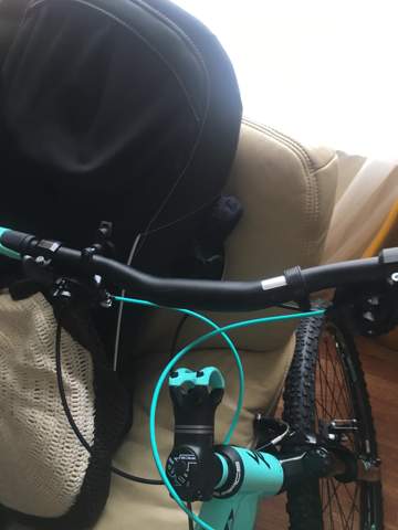 - (Mountainbike, Fahrrad-Lenker)