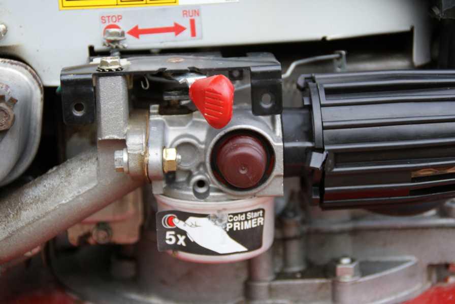 Rasenmähermotor - ohne Choke - läuft schlecht an (Reparatur, Mechaniker