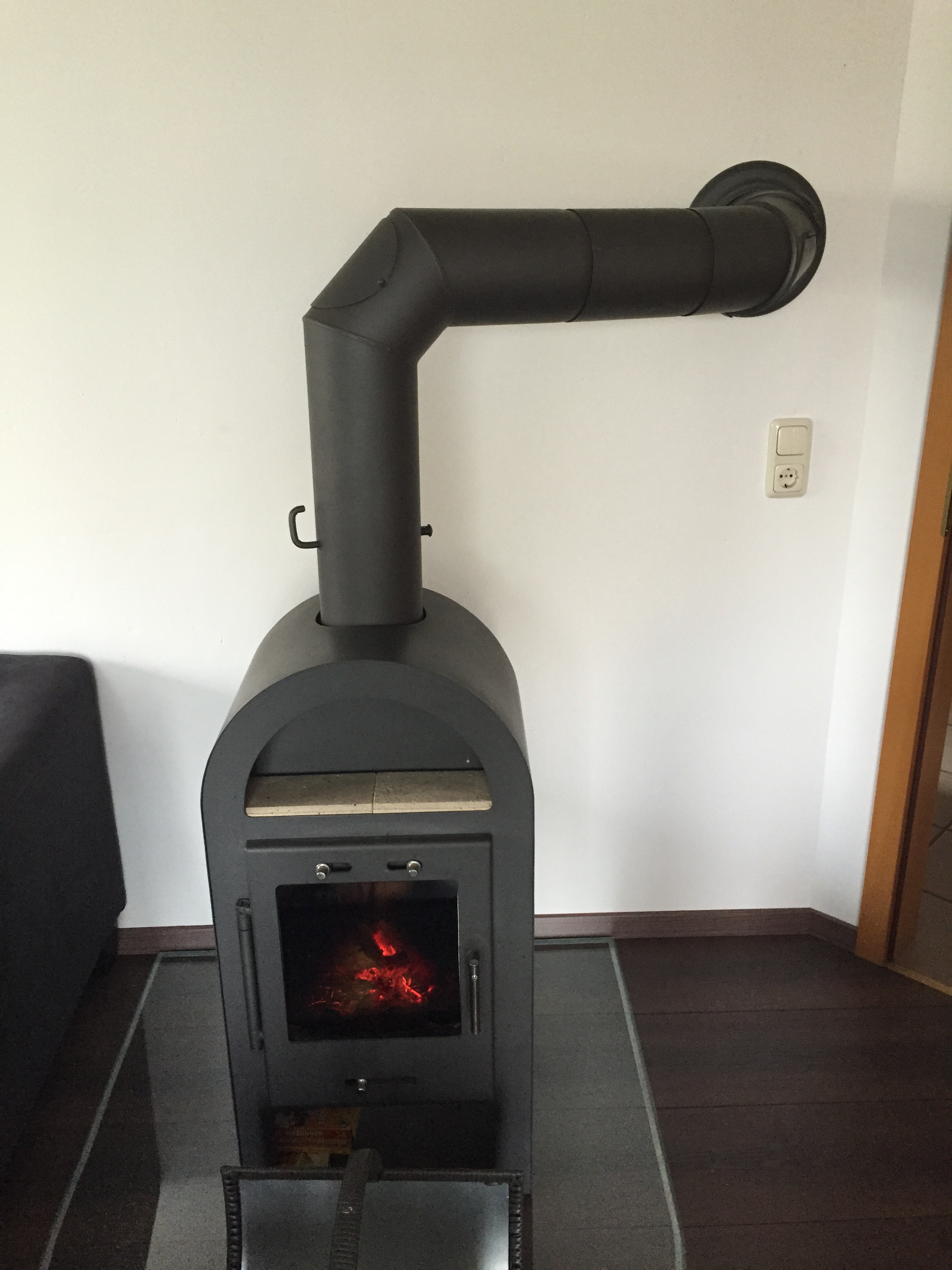 Rauchrohr Holzofen steckbar, Geruch in der Wohnung (heizen, abdichten)