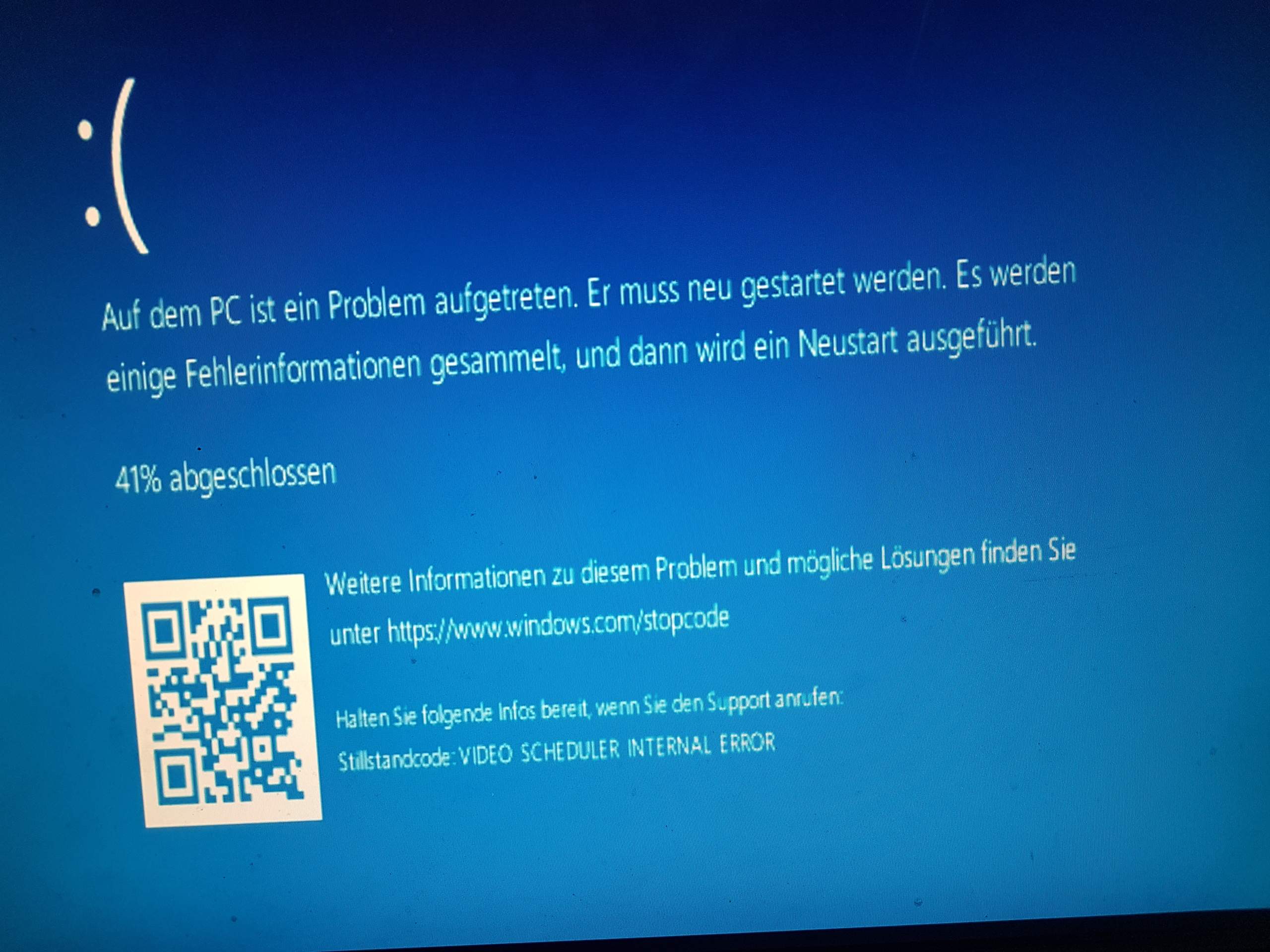 Rechner fährt nicht hoch und startet neu was ist das? Technik, Spiele und Gaming)