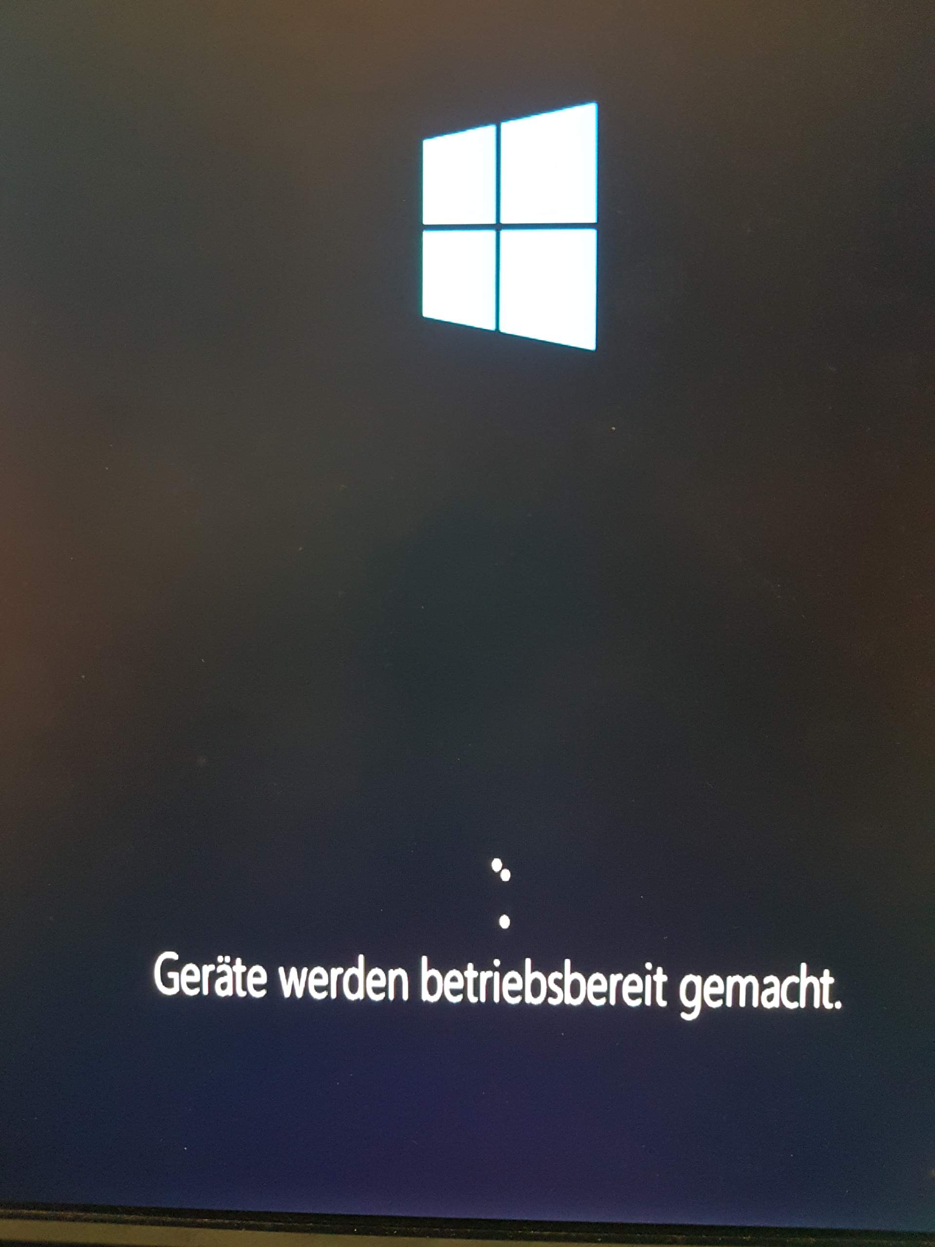 Rechner fährt nicht hoch und startet neu was ist das? Technik, Spiele und Gaming)