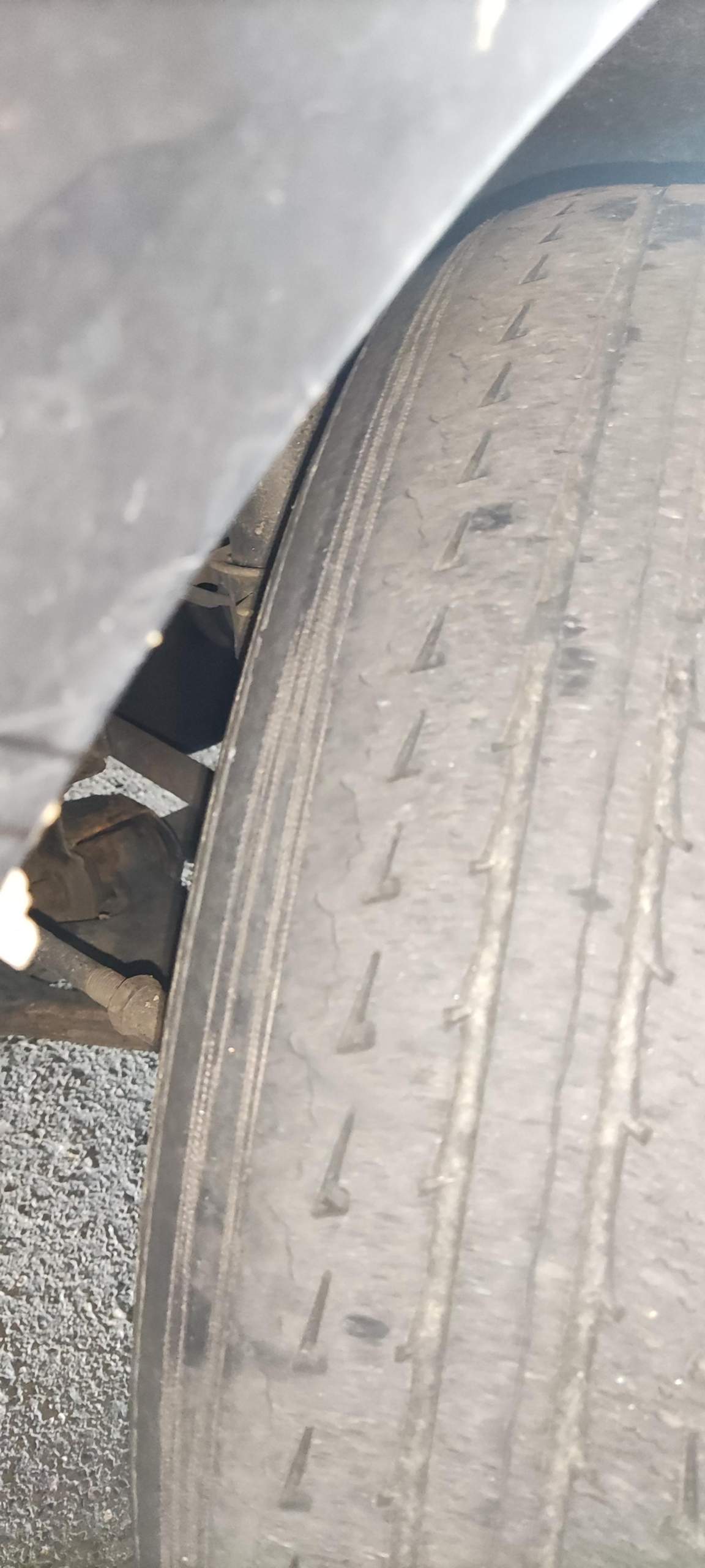 Reifen Seitlich Abgefahren Auto Reifen Seitlich Abgefahren Auto