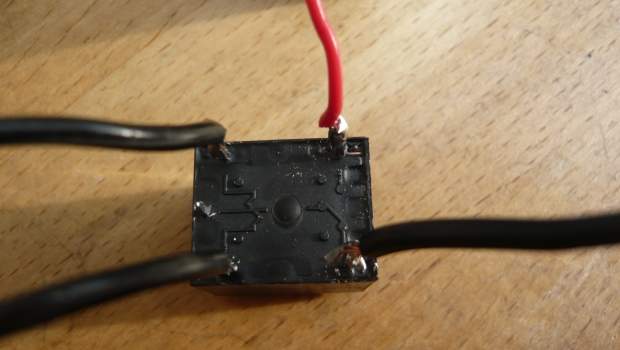 Relais - Bewegungsmelder - Schaltung funktioniert nicht!? (Physik