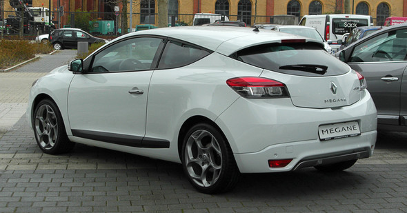 Renault Megane 3 Coupe Bild Heckstossstange Austauschen Gegen Eine Gt Rs Heckstossstange Auto