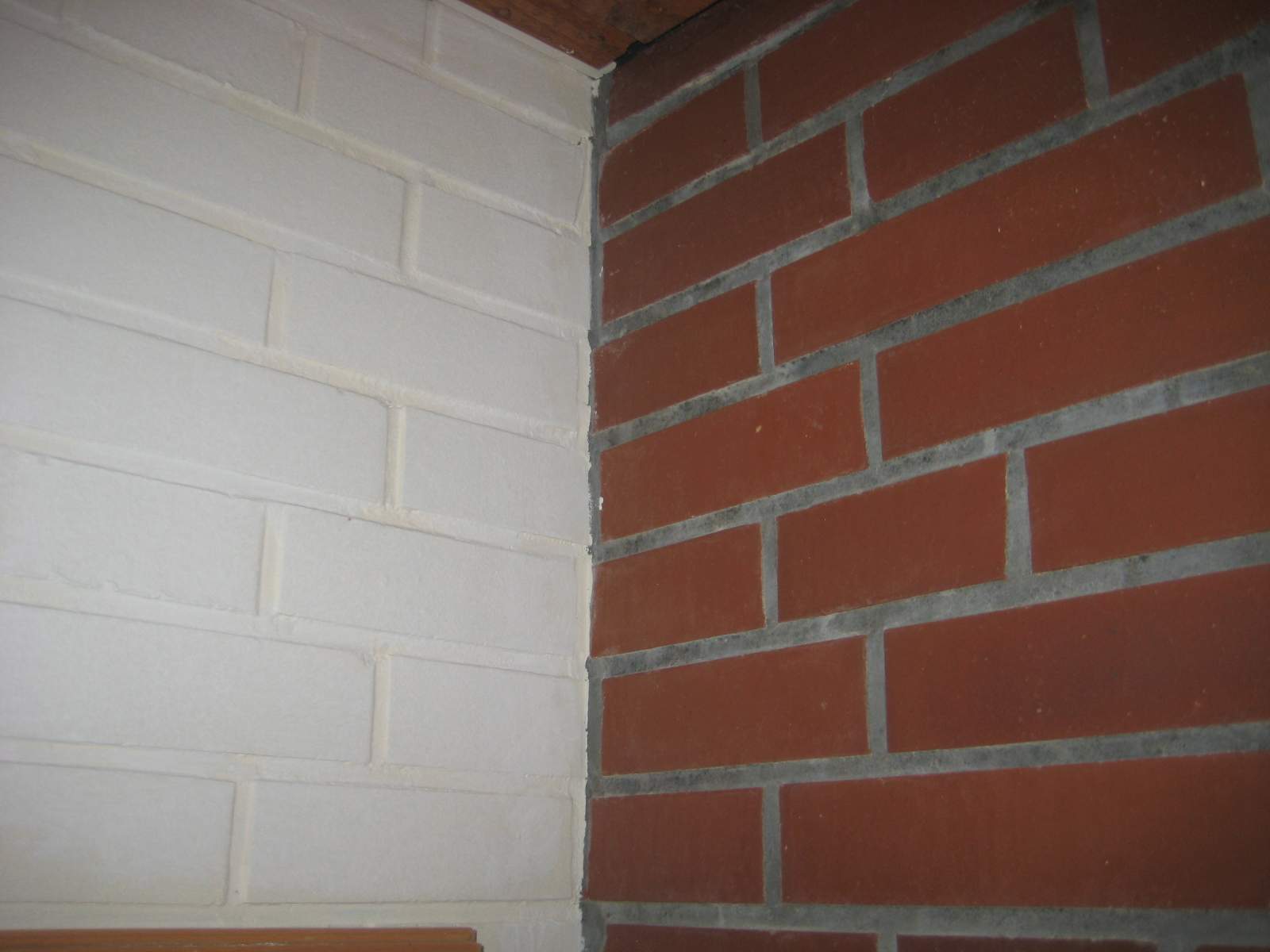 Renovierung - Farbe von Backsteinen entfernen (Original, Anstrich)