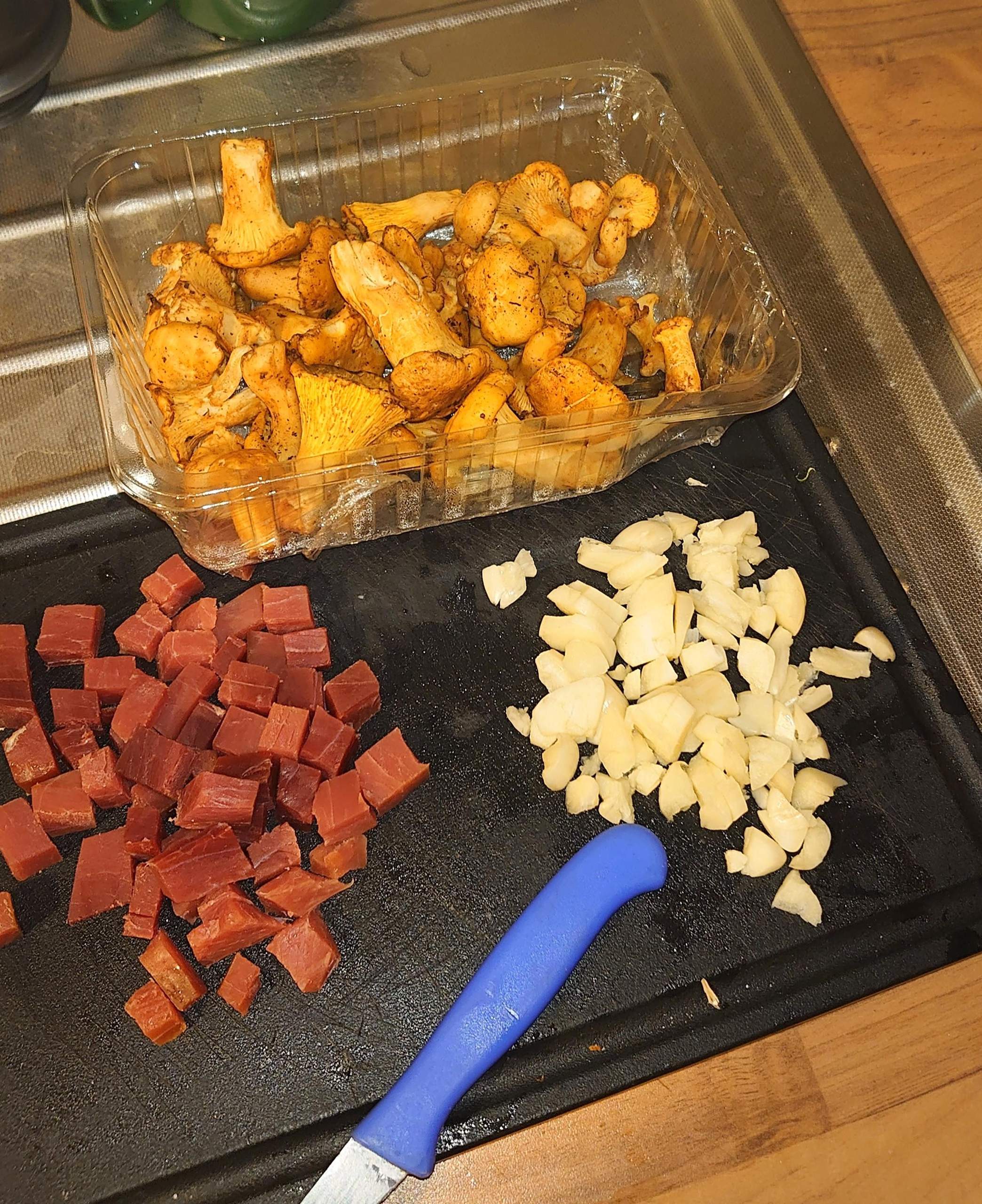 Rezept für Nudeln mit Pfifferlinge und Speck? (kochen, Küche, Gemüse)