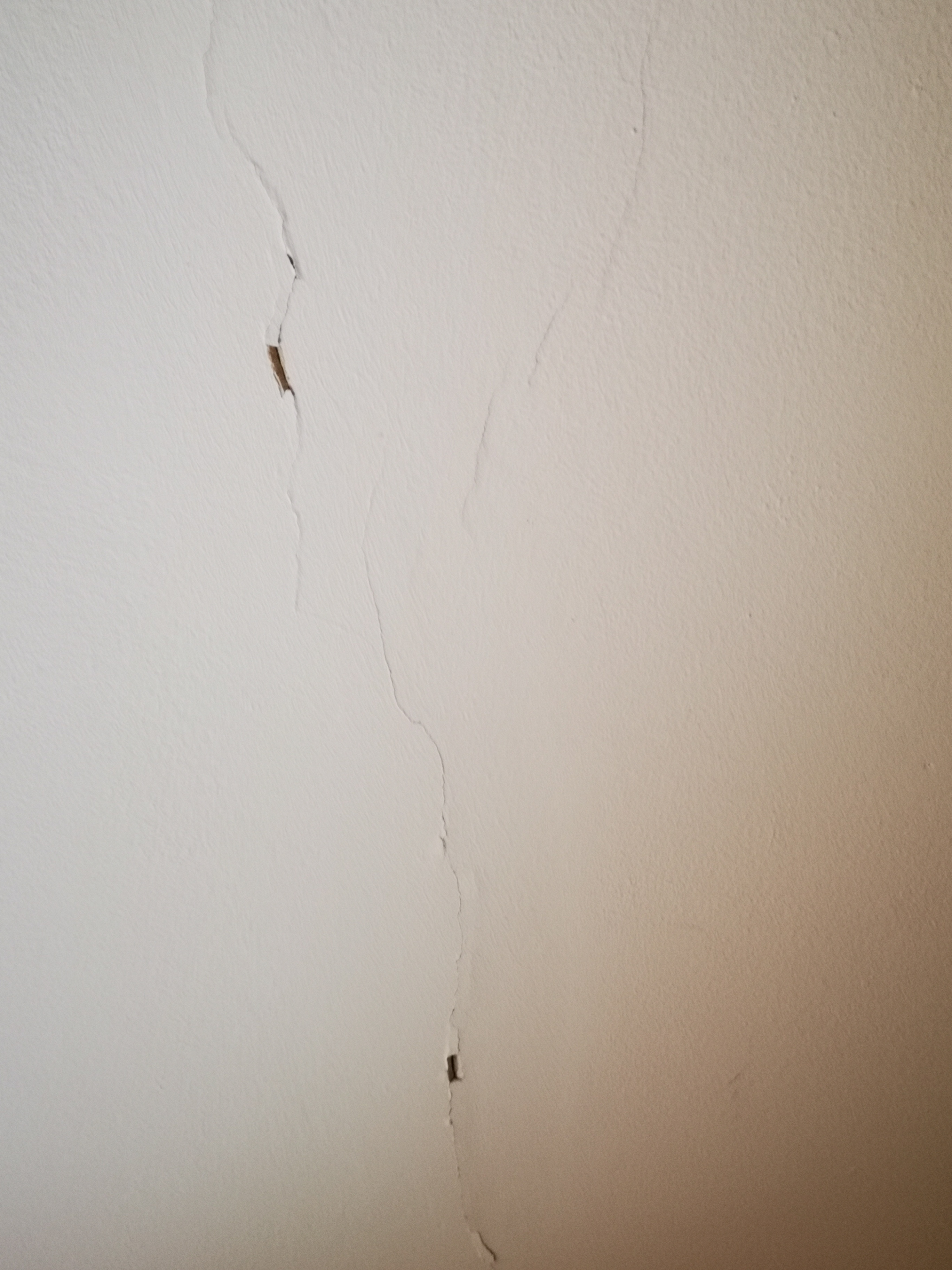 Riss in der decke? (Haus)