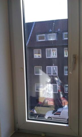 Fenster links - (Wohnung, wohnen, Schaden)