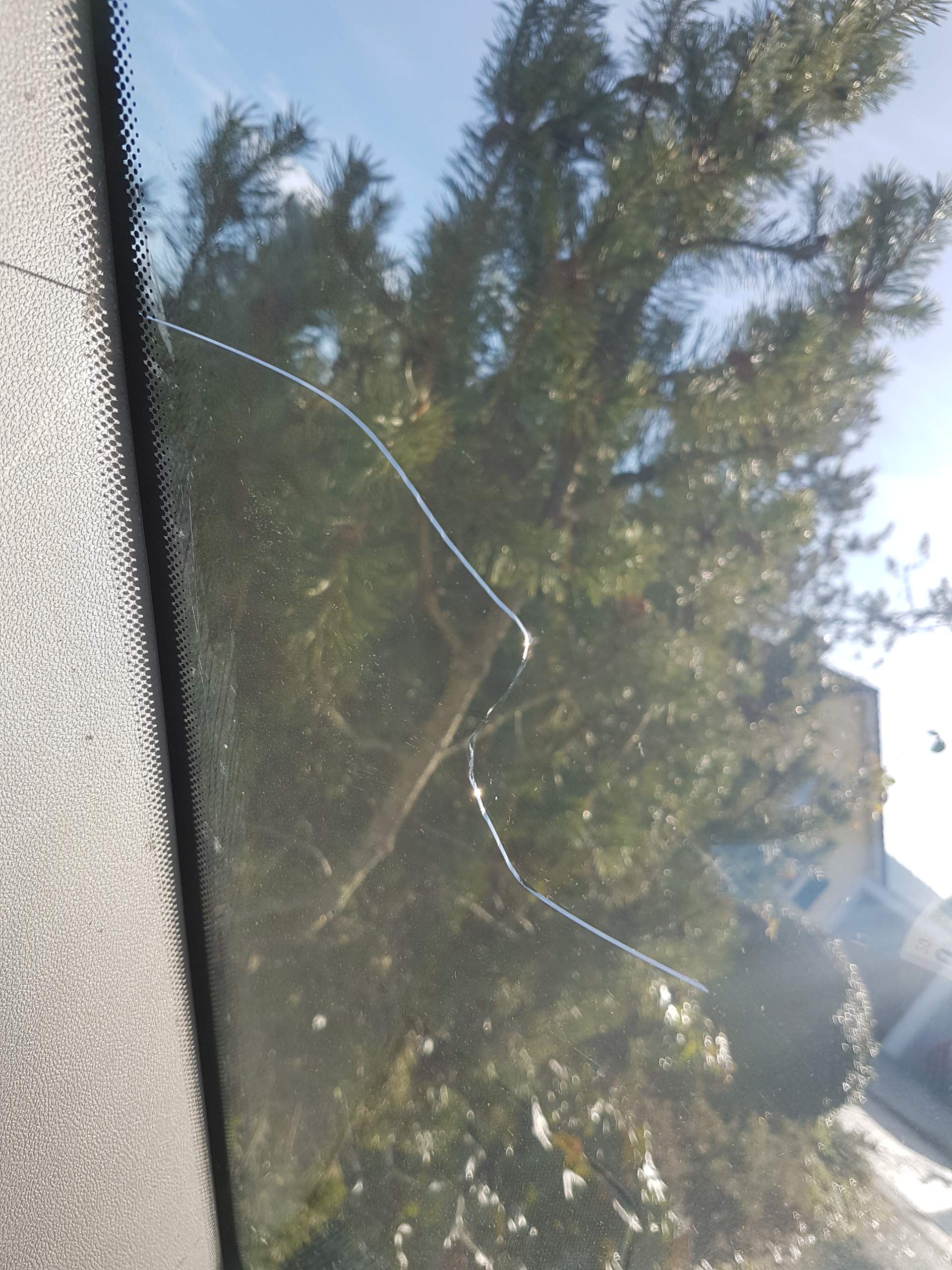 Riss in der Scheibe und im Urlaub? (Auto, Auto und Motorrad)