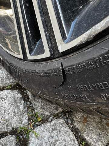 Riss in Reifen, muss Reifen gewechselt werden?