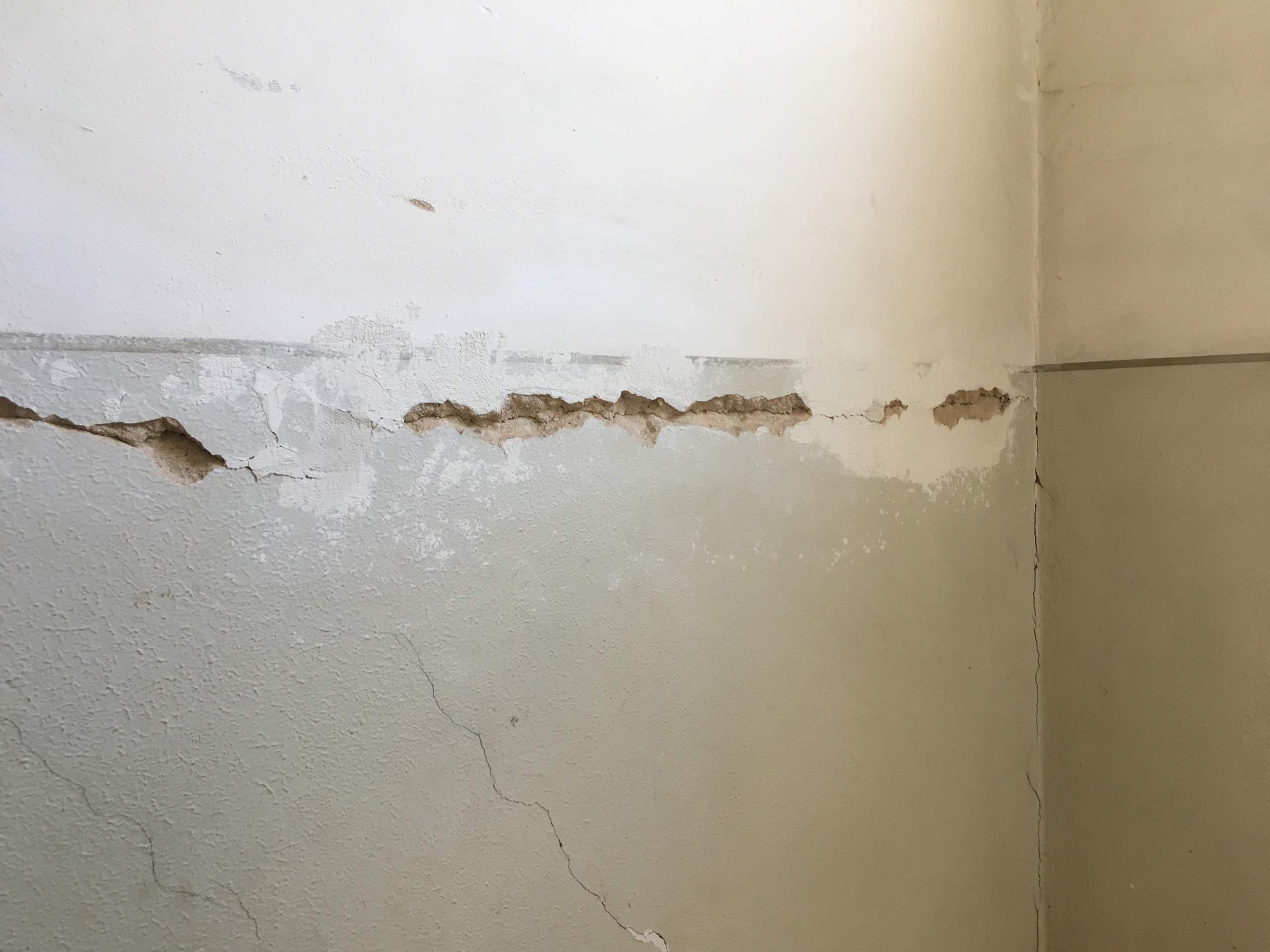 Risse im Treppenhaus - gefährlich? (Haus, wohnen, Bau)