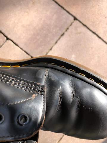 Risse In Doc Martens Schuhe Leder