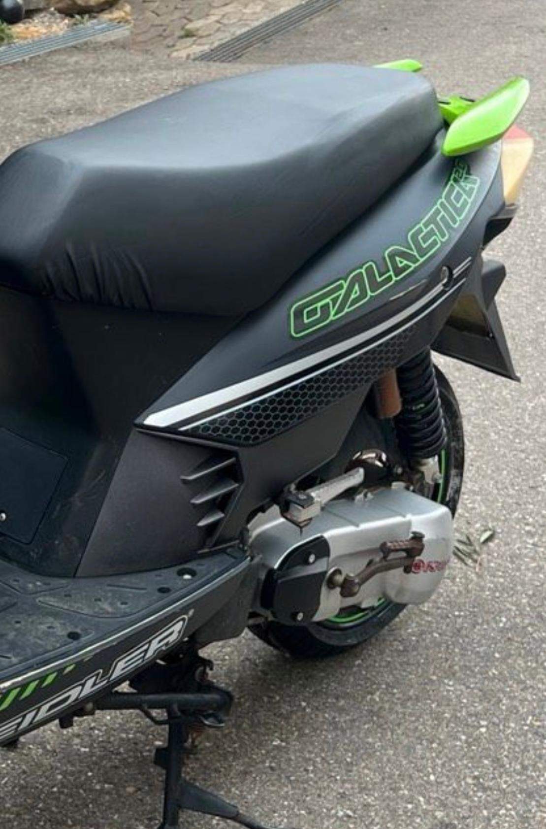 Roller 25 km/h zu 2 fahren ( Sozius )? (Polizei, Fahrschule, Mofa)