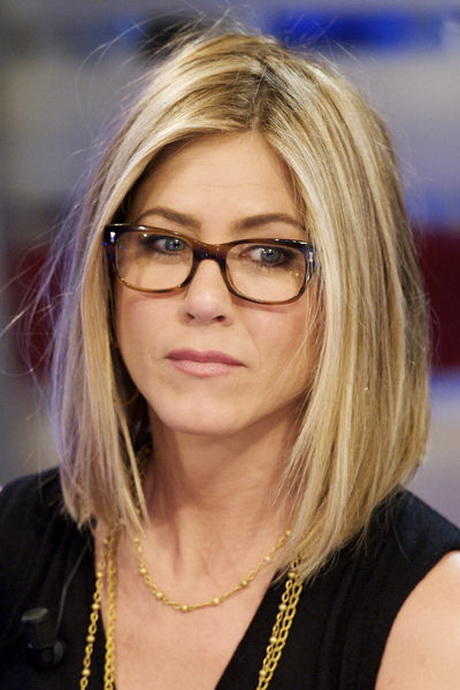 rot-/orangestichigen Haare über Braun auf Blond zu färben ...