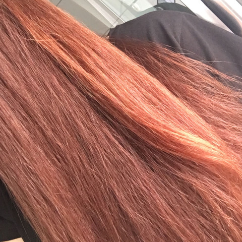 Rote haare mit braunen strähnen
