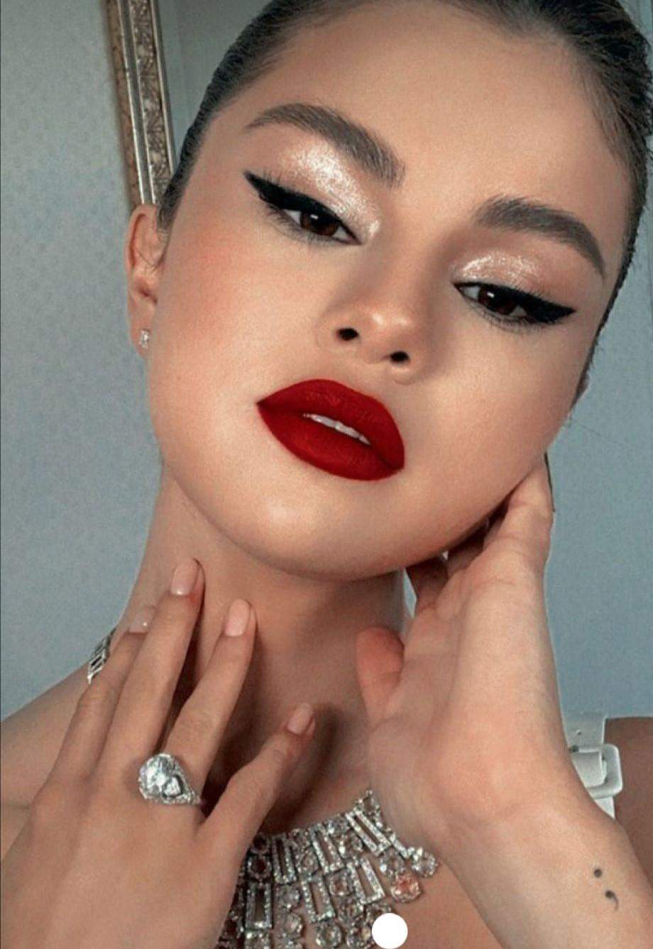 Roter Lippenstift Frauen M nner Aussehen roter-lippenstift-frauen-m-nner-aussehen