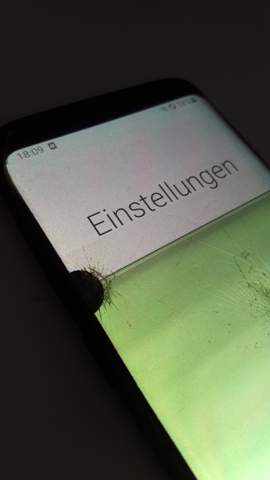 Samsung Galaxy S8 Bildschirm Riss Bzw Bildschirm Flackert Grun Reparieren Kaputt Handyvertrag Display