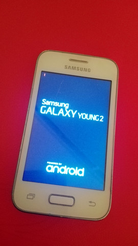 Samsung Galaxy Young 2 Geht Nicht An Kleines Rotes Ausrufezeichen Links Oben Handy Smartphone Kaputt