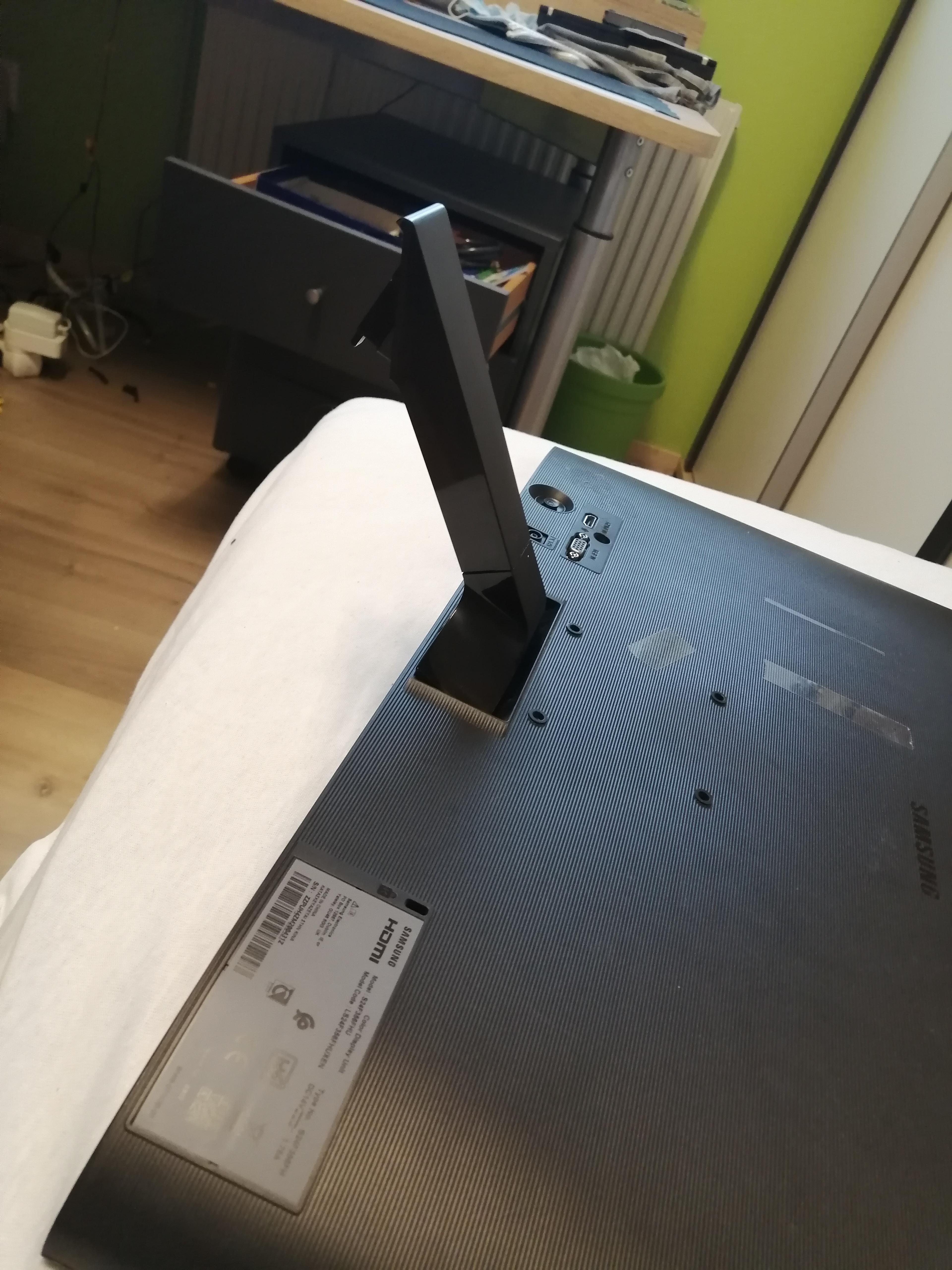 Samsung S24f356f Monitor Standfuss Geht Nicht Heraus Computer Technik Spiele Und Gaming Samsung S24f356f Monitor Standfuss Geht Nicht Heraus Computer Technik Spiele Und Gaming