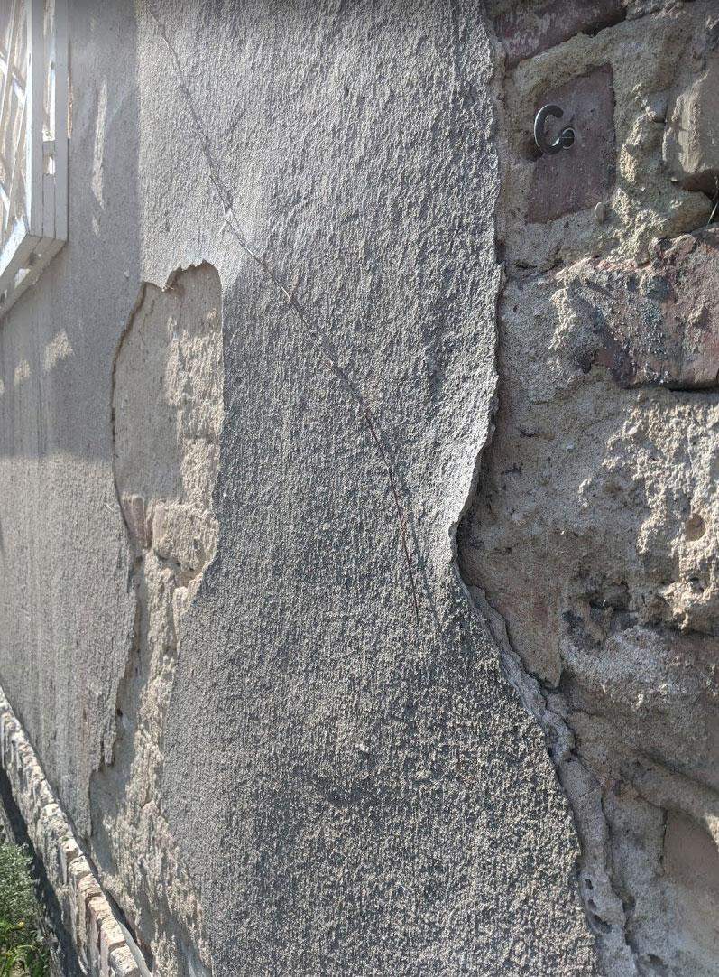 Sandigen Putz entfernen? (Handwerker, renovieren, maurer)