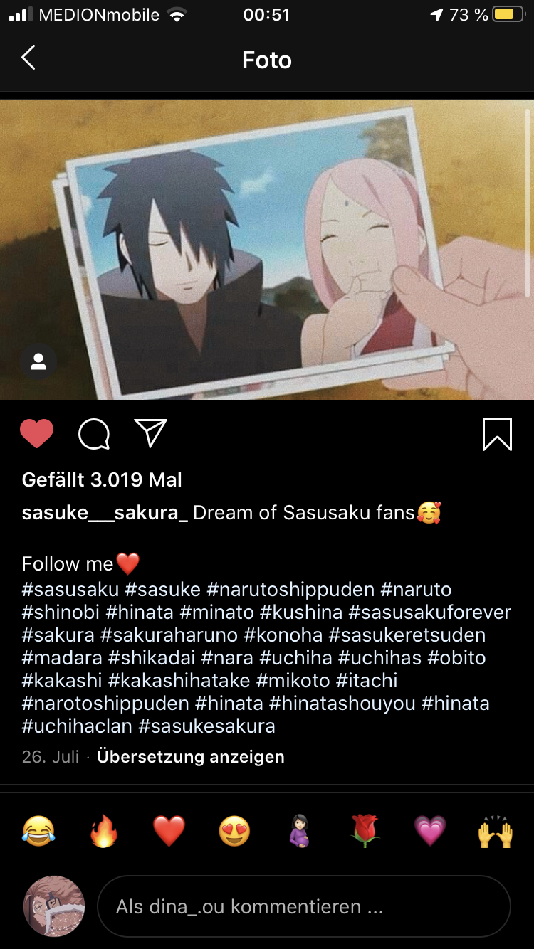 Sasuke Schaut Bilder Von Sakura An Anime Naruto