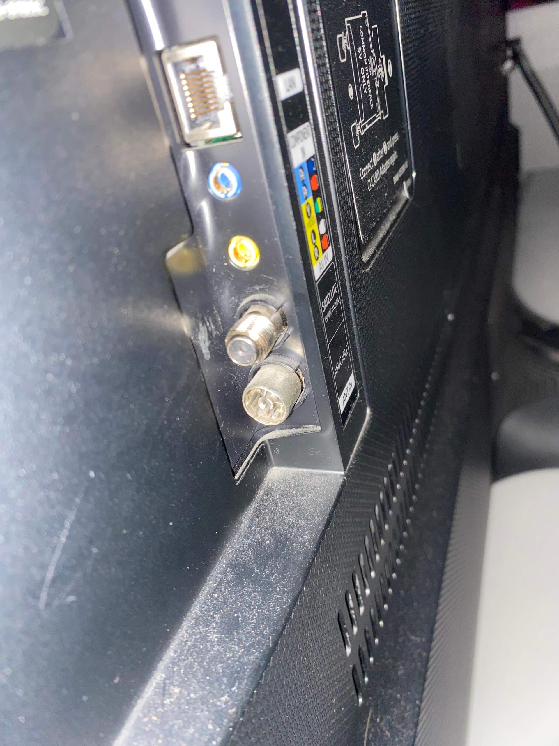 Jtc Fernseher Findet Keine Sender Satellit Satellit Fernseher funktioniert nicht? (Technik, Samsung, Kabel)