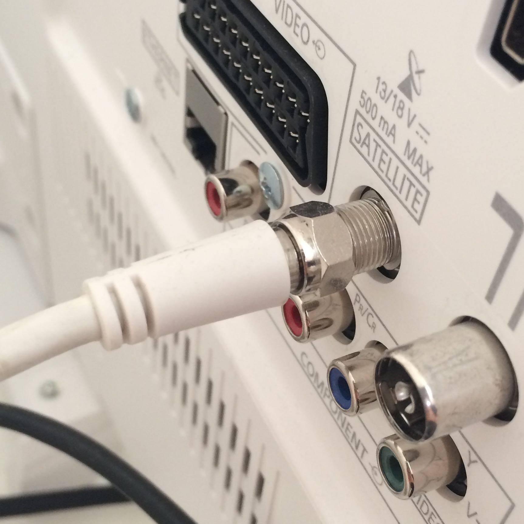 Satelliten Kabel aus dem Fernseher rausziehen, dabei Sender behalten? (Technik, satellitenkabel)