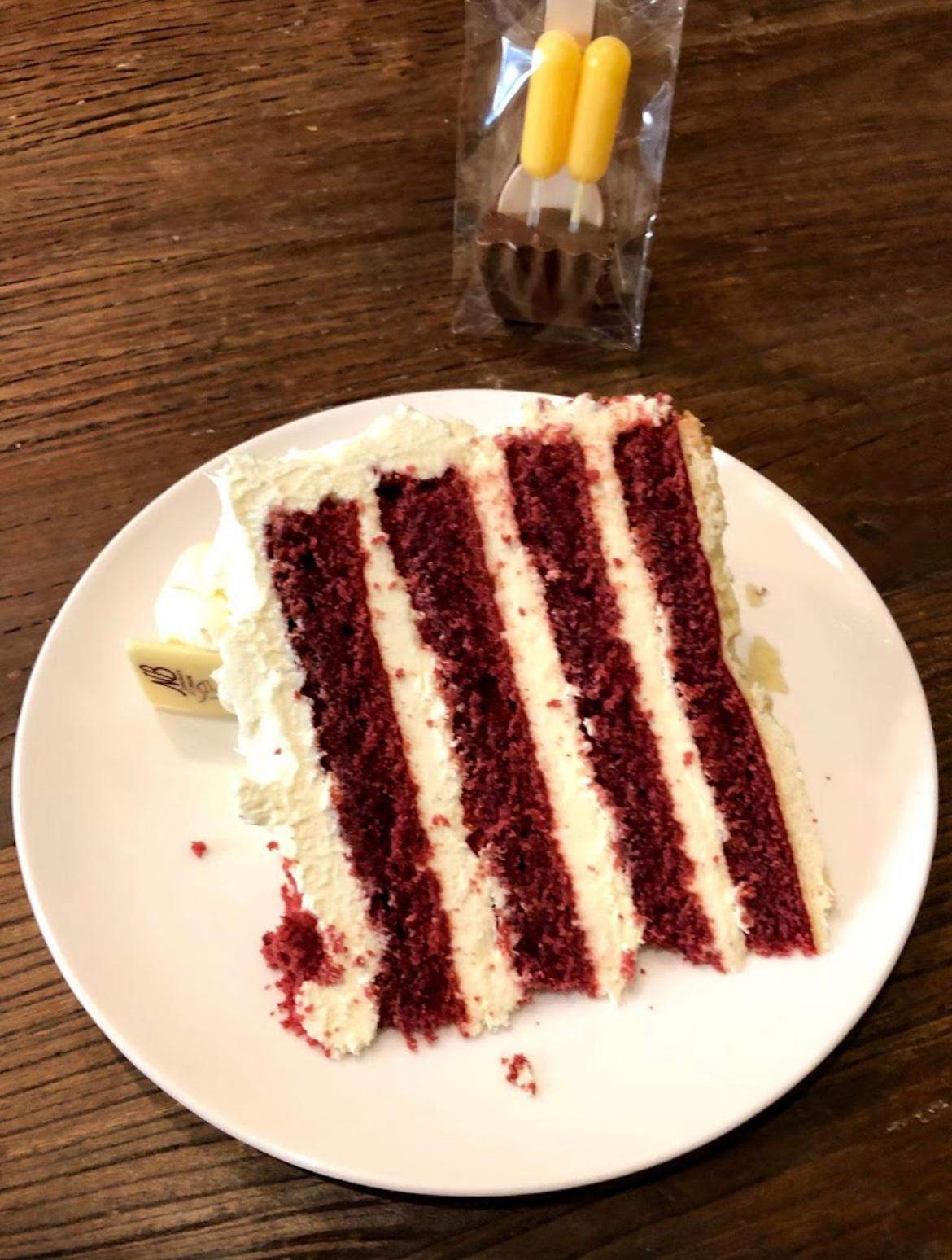 Schätzrunde Wie viele Kalorien hat dieses Stück Torte und wie viel Gramm? (Liebe, Ernährung) Schätzrunde Wie viele Kalorien hat dieses Stück Torte und wie viel Gramm? (Liebe, Ernährung)