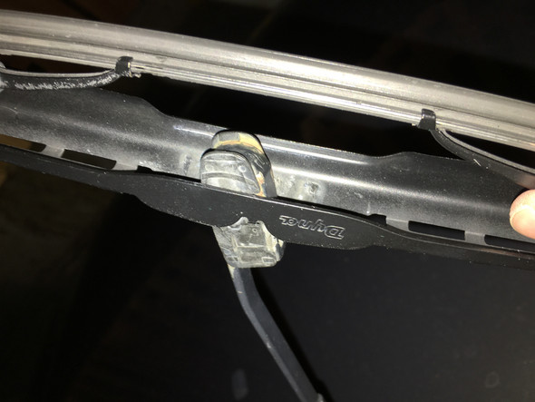 Scheibenwischer lassen sich NICHT entfernen, wieso und was soll ich tun