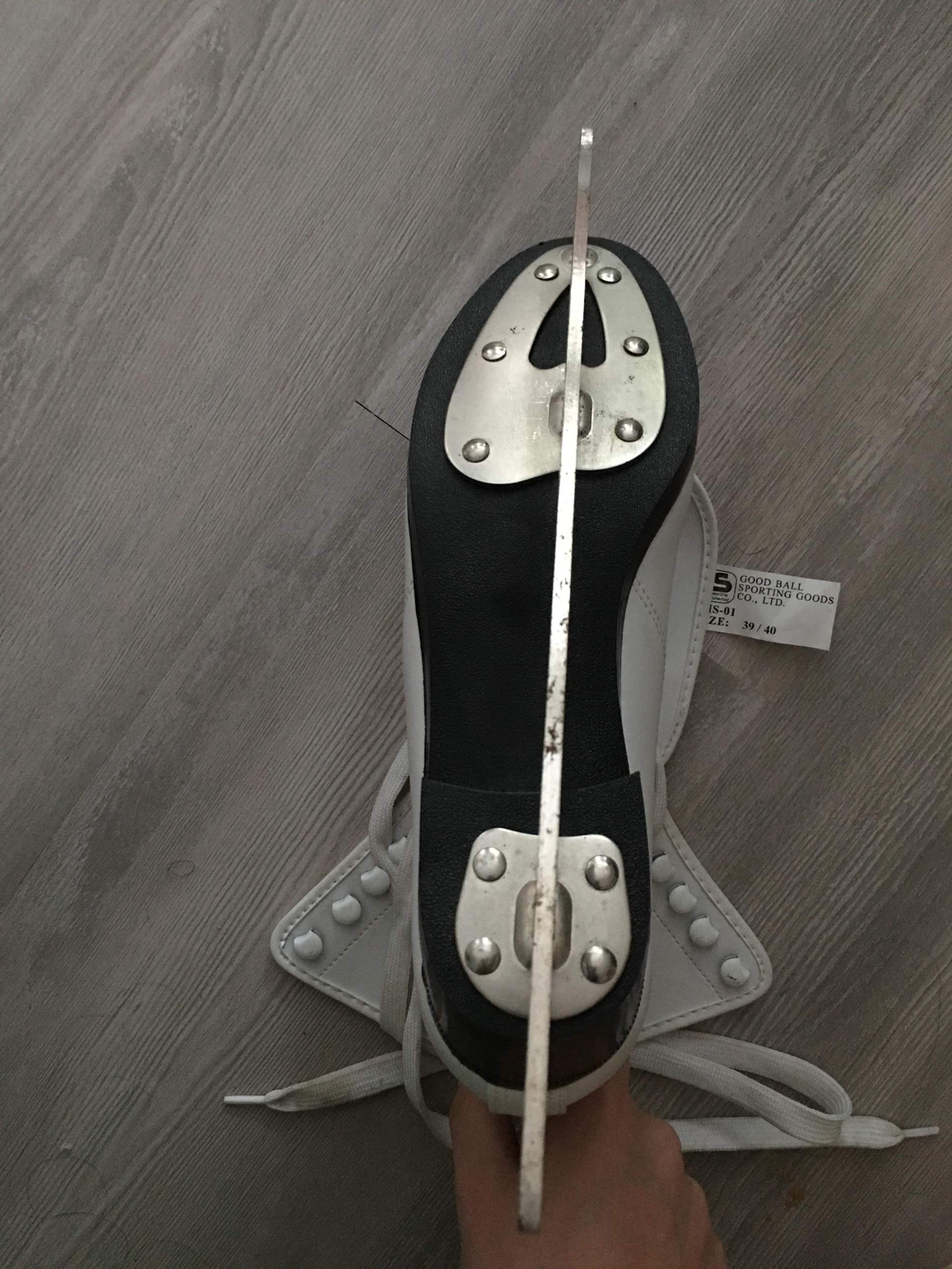 Schlittschuhe geschliffen? (Schlittschuhe schleifen)