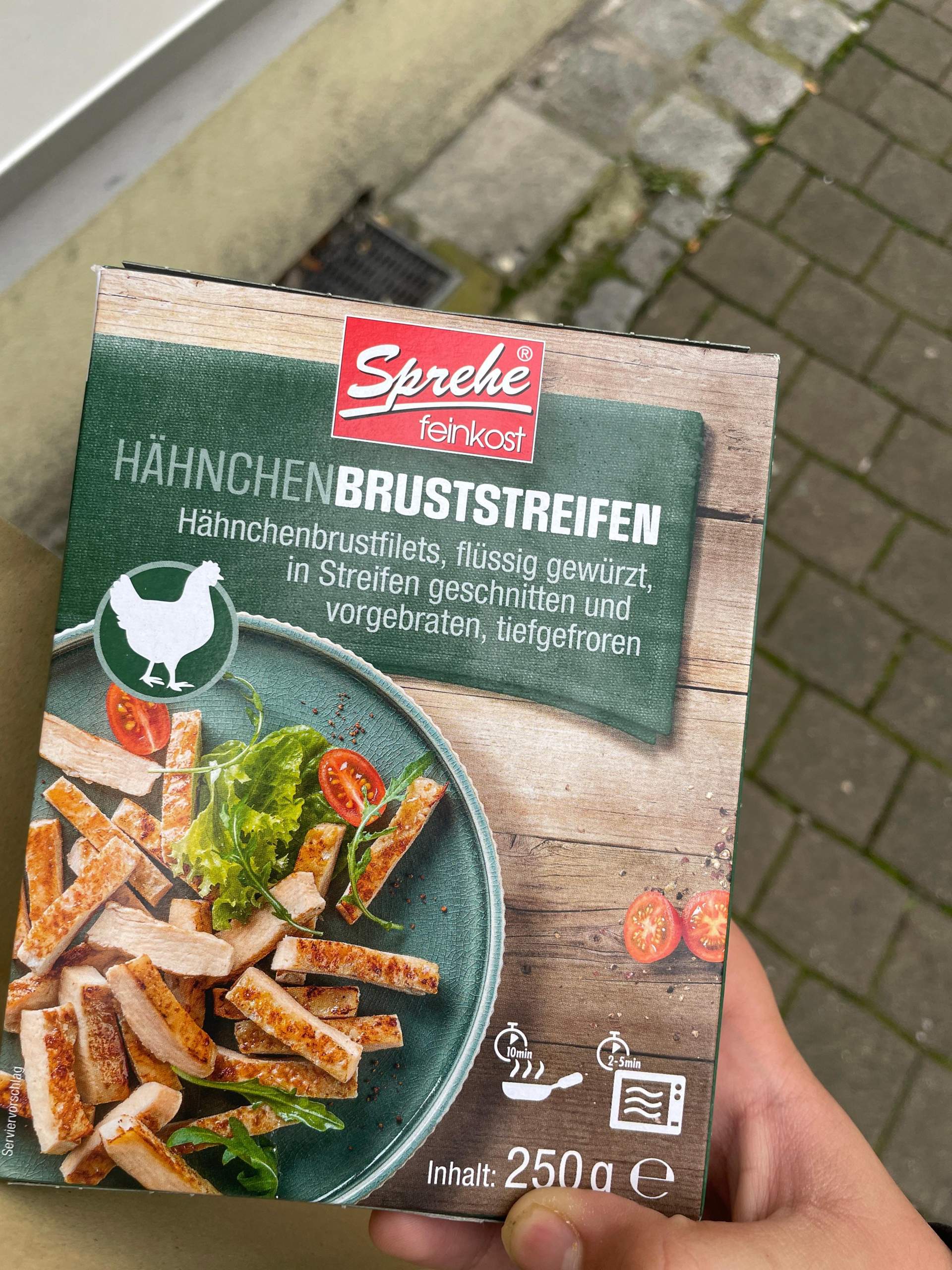 Schmeckt Rahmgeschnetzeltes auch mit so einem Fleisch? (Hähnchen) Schmeckt Rahmgeschnetzeltes auch mit so einem Fleisch? (Hähnchen)