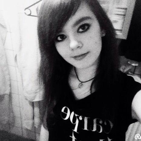 *~* Meh. - (Schminke, Emo, Gothic)