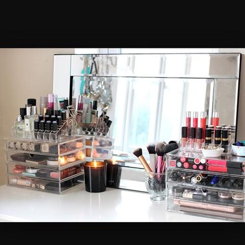 Make Up Store. Please enter your email below and we will send you a new password.