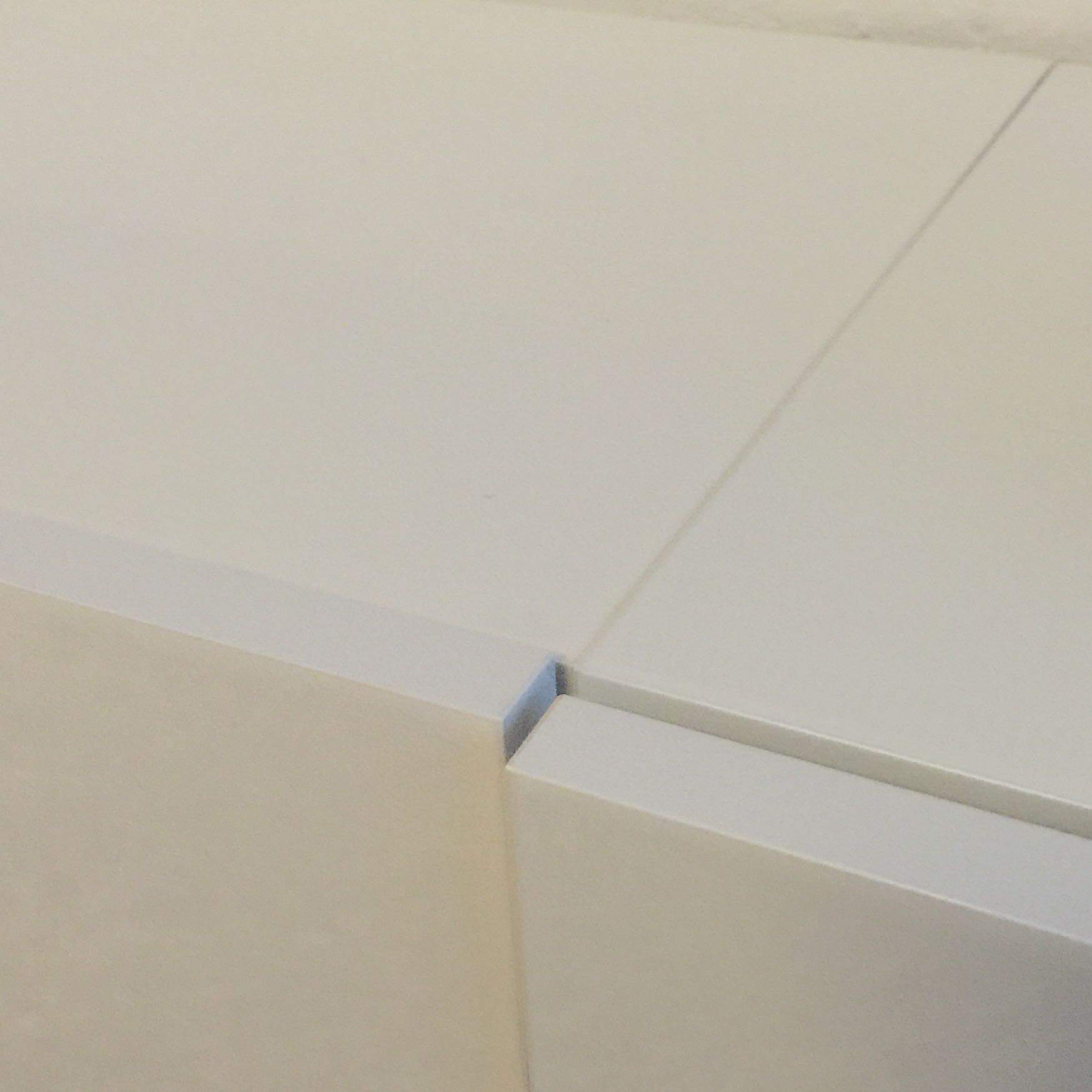 Schranktür geht nicht richtig zu (bauen, Schrauben)