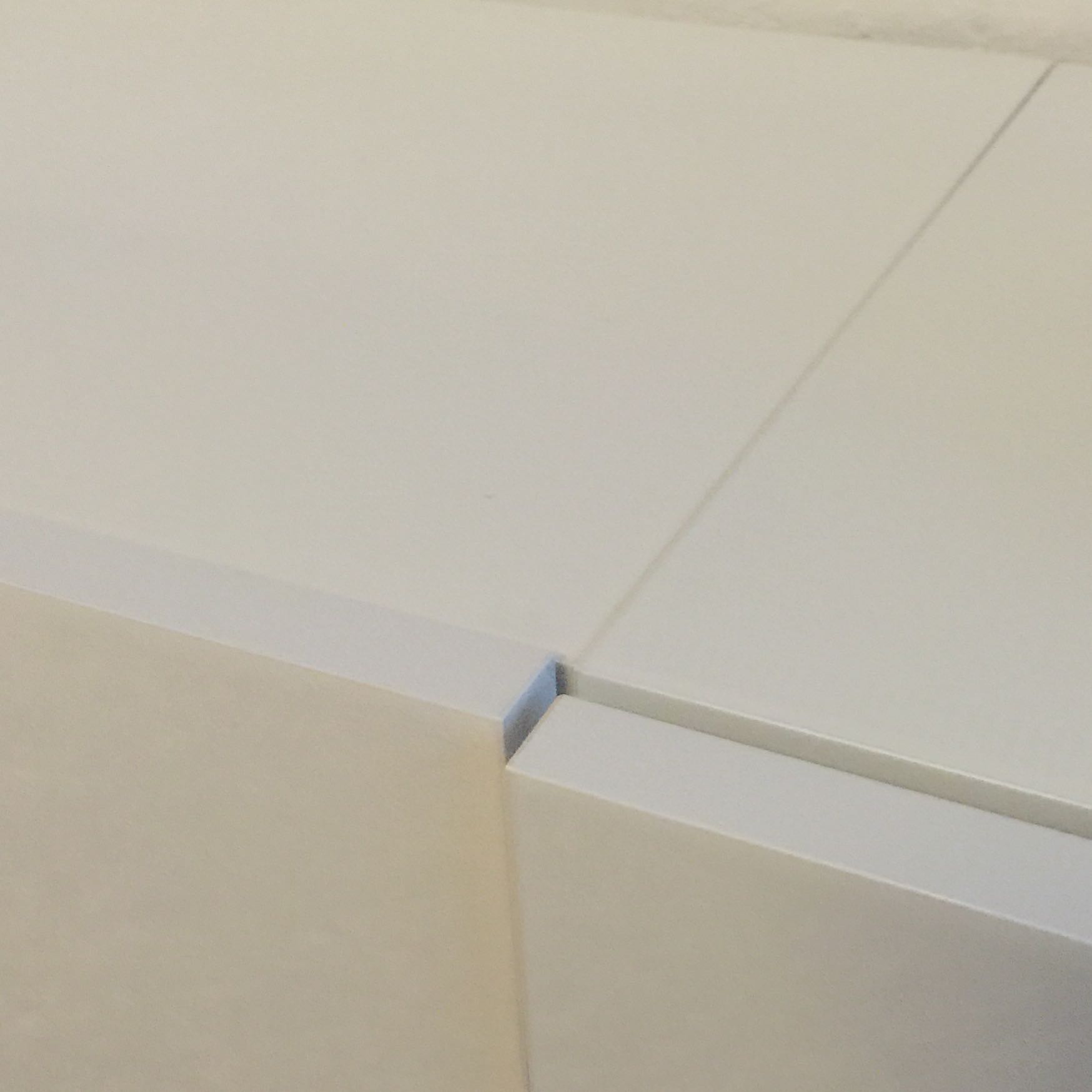 Schranktür geht nicht richtig zu (bauen, Schrauben)