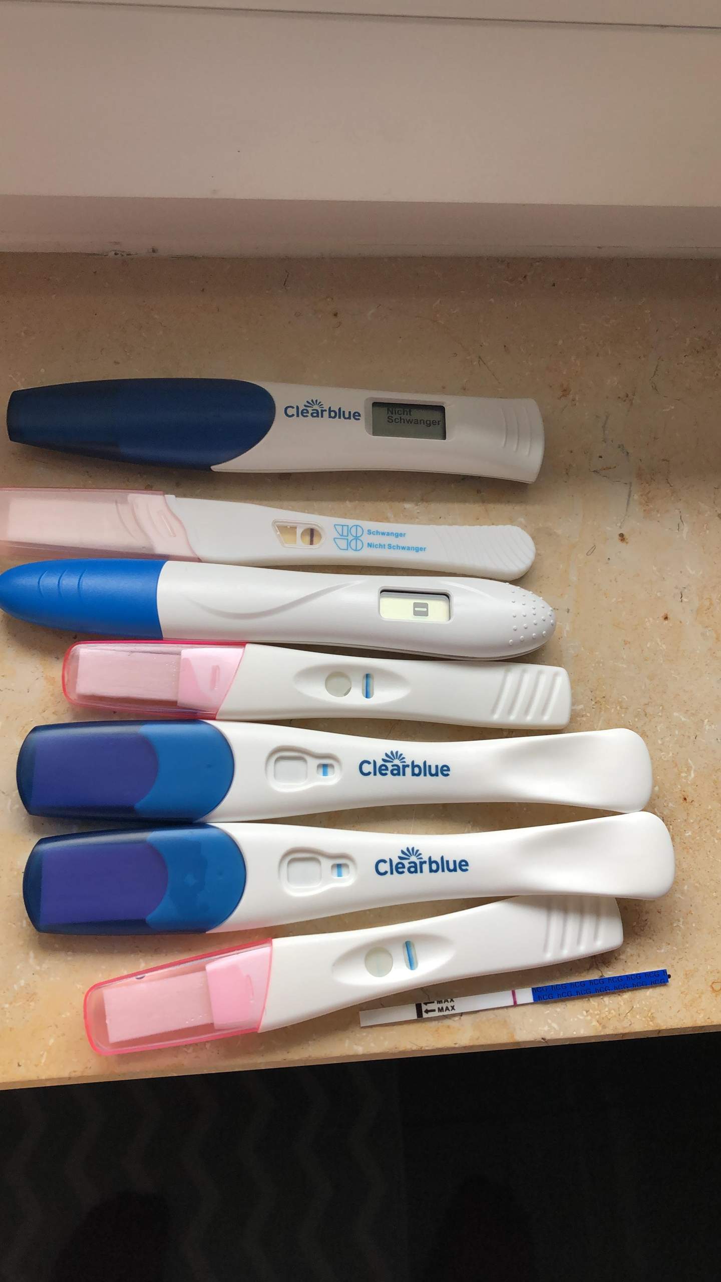 Schwangerschaftstest Erst Positiv Dann Negativ Keine Blutung Schwangerschaftstest erst positiv dann negativ? (Schwangerschaft, Baby)