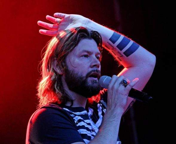 Schwarze Streifen Als Tattoo Was Bedeuten Sie Haut Bedeutung Schmuck Schwarze Streifen Als Tattoo Was Bedeuten Sie Haut Bedeutung Schmuck