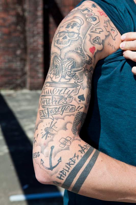 Schwarze Streifen als Tattoo. Was bedeuten sie? (Haut, Bedeutung, Schmuck)