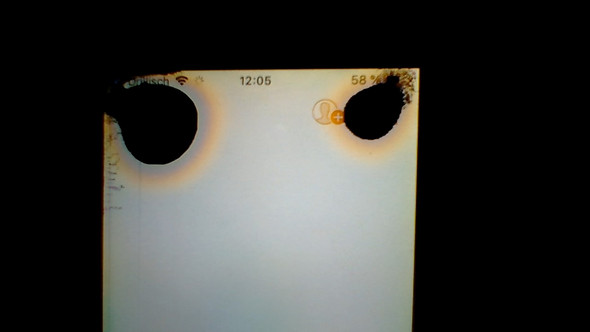 Schwarze Bunte Flecken Streifen Auf Iphone 5s Was Tun Iphone Kaputt Schwarze Bunte Flecken Streifen Auf Iphone 5s Was Tun Iphone Kaputt
