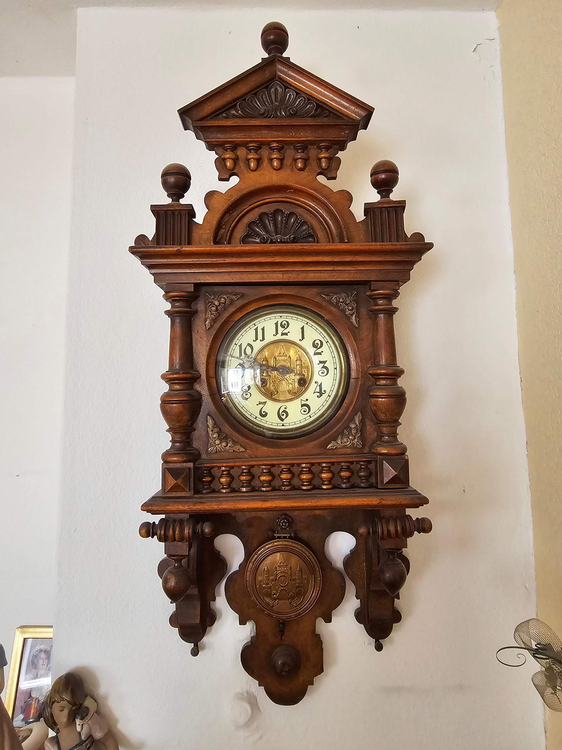 Schwarzwälder Wanduhr mit Schlag? (Uhr, Wert, Antiquitäten)
