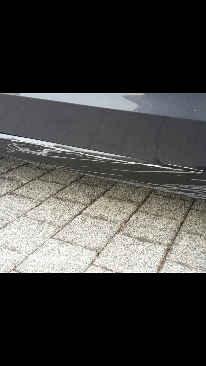 Schwellee Eingedruckt Wegen Stein Hoher Schaden Auto Reparatur