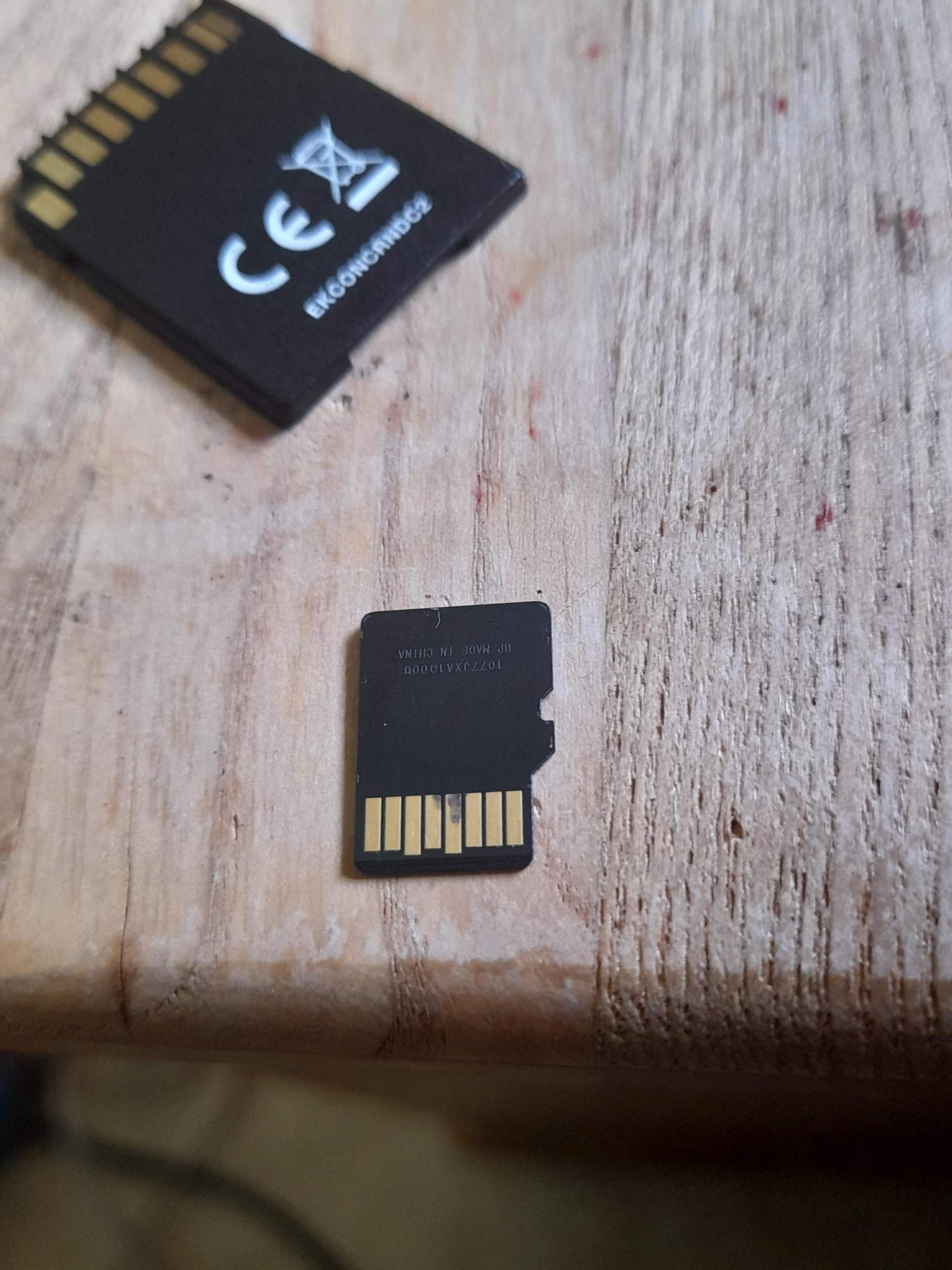 SD Karte hat plötzliche Flecken? (defekt, SD-Karte, Datensicherung) SD Karte hat plötzliche Flecken? (defekt, SD-Karte, Datensicherung)